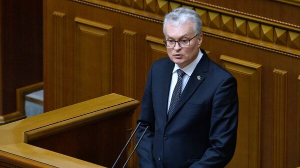 Президент Литвы Гитанас Науседа выступает на внеочередном заседании Верховной рады Украины в Киеве