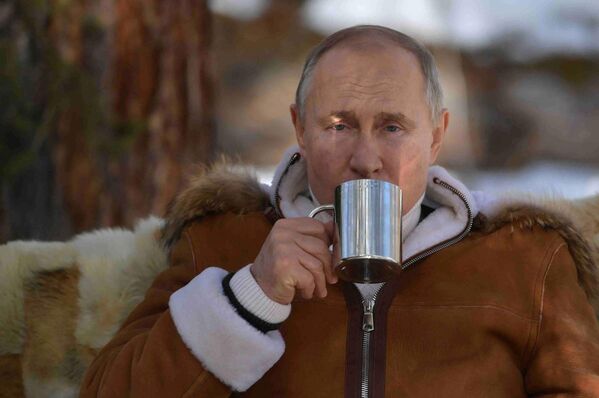 Президент РФ Владимир Путин во время отдыха в тайге