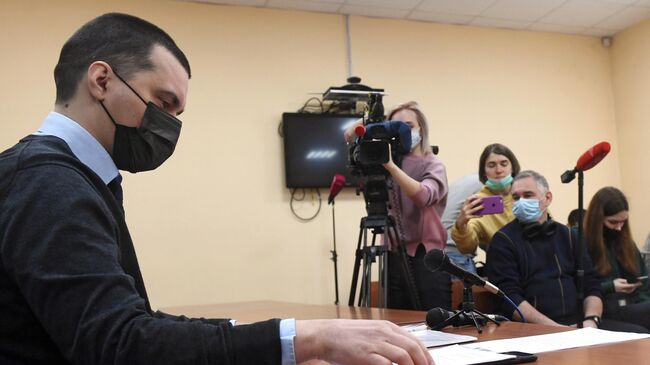 Адвокат Алексея Навального Вячеслав Гимальди на заседании 235-го гарнизонного военного суда в Москве, где рассматривается жалоба А. Навального на бездействие следствия