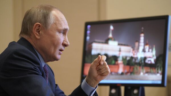 Президент РФ Владимир Путин проводит в режиме видеоконференции совещание по вопросам наращивания производства вакцин 
