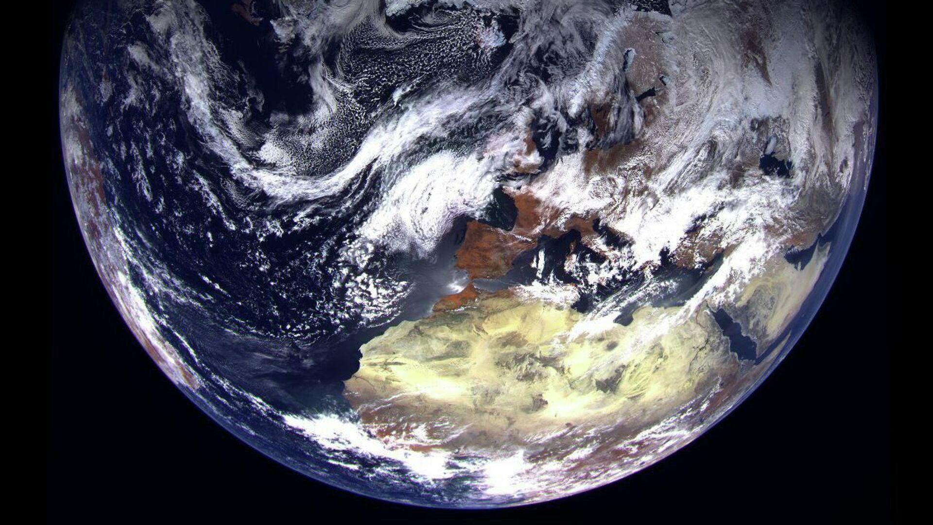 Снимок полярной области Земли, сделанный первым спутником Арктика-М для мониторинга климата арктического региона - РИА Новости, 1920, 22.03.2021