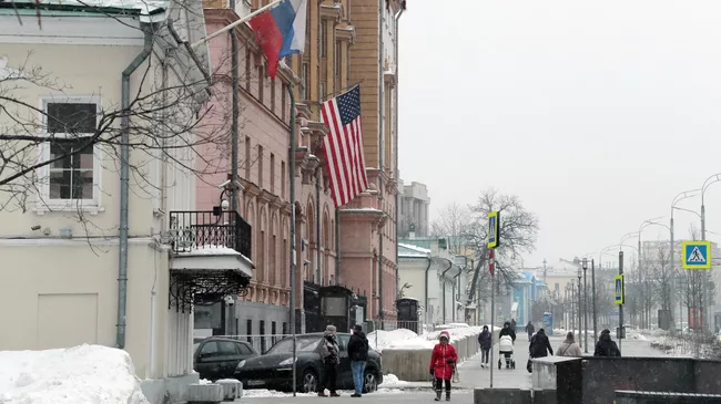 Особняк Грибоедовых, здание посольства США и дом-музей Ф. И. Шаляпина на Новинском бульваре в Москве 