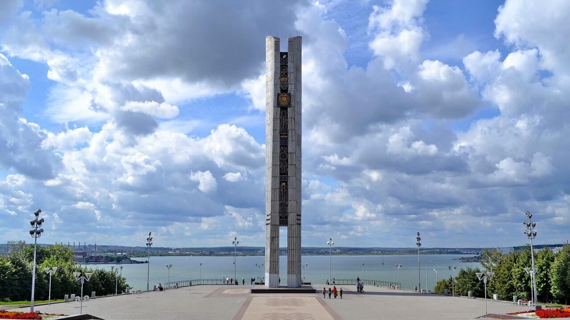 Монумент Дружба народов в Удмуртии  - РИА Новости, 1920, 06.07.2022