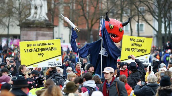 Акция протеста против мер по борьбе с коронавирусом в Касселе, Германия