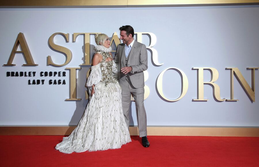 Леди Гага и Брэдли Купер на премьере фильма Звезда родилась в Лондоне