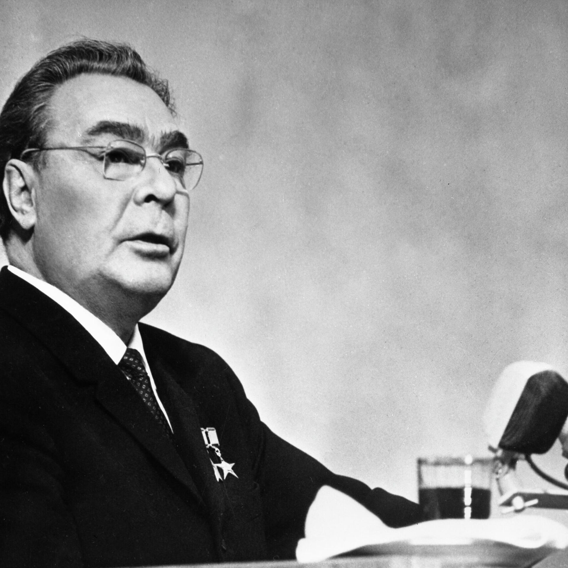 Д л и брежнев. Брежнев секретарь ЦК Компартии Казахстана. Брежнев 1947.