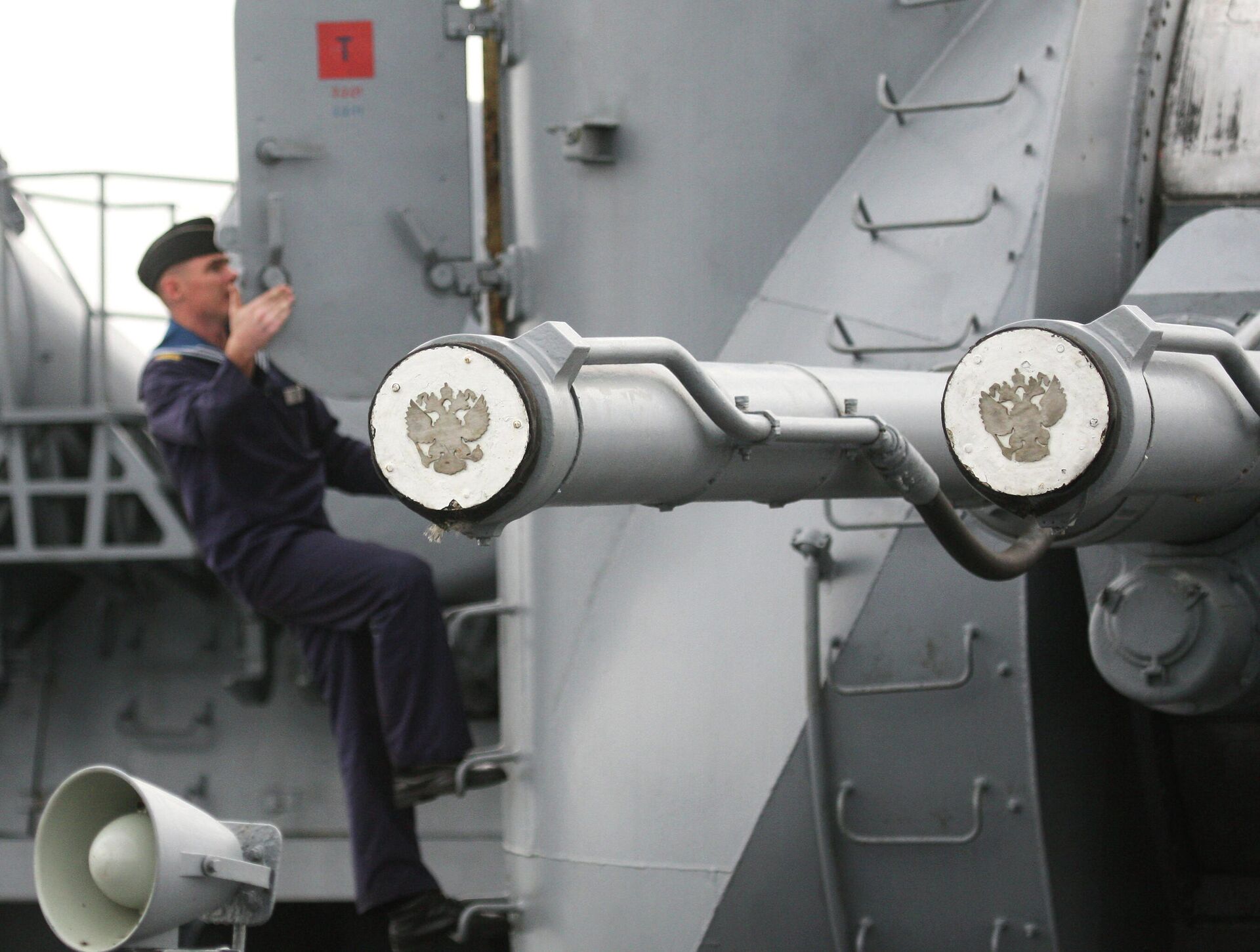 Корабельная артиллерийская установка главного калибра АК-130 ракетного крейсера Варяг - РИА Новости, 1920, 26.03.2021