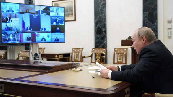 Президент РФ Владимир Путин во время встречи в режиме видеоконференции с лауреатами премий для молодых деятелей культуры
