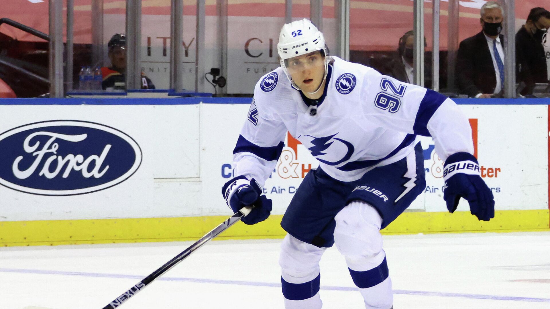 SUNRISE, FLORIDA - FEBRUARY 13: Alexander Volkov #92 of the Tampa Bay Lightning skates against the Florida Panthers at the BB&T Center on February 13, 2021 in Sunrise, Florida.   Bruce Bennett/Getty Images/AFP (Photo by BRUCE BENNETT / GETTY IMAGES NORTH AMERICA / Getty Images via AFP) - РИА Новости, 1920, 25.03.2021