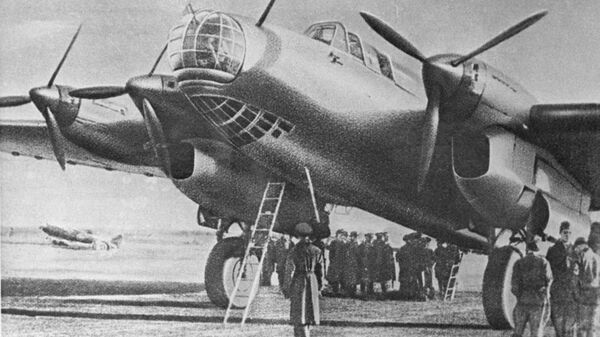 Советский четырехмоторный тяжелый бомбардировщик дальнего действия Пе-8