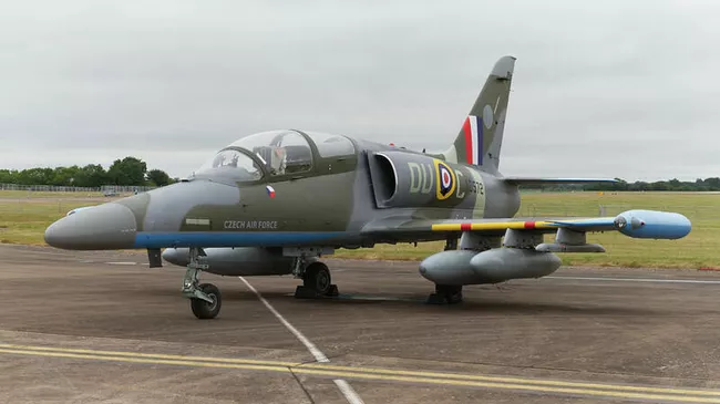 Боевой самолет Aero L-159