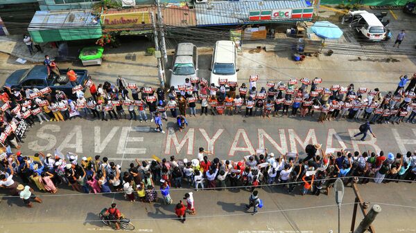 Демонстрация против военного переворота в Янгоне, Мьянма