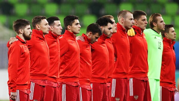 Игроки молодежной сборной России перед началом матча молодежного чемпионата Европы по футболу между сборными России и Франции.
