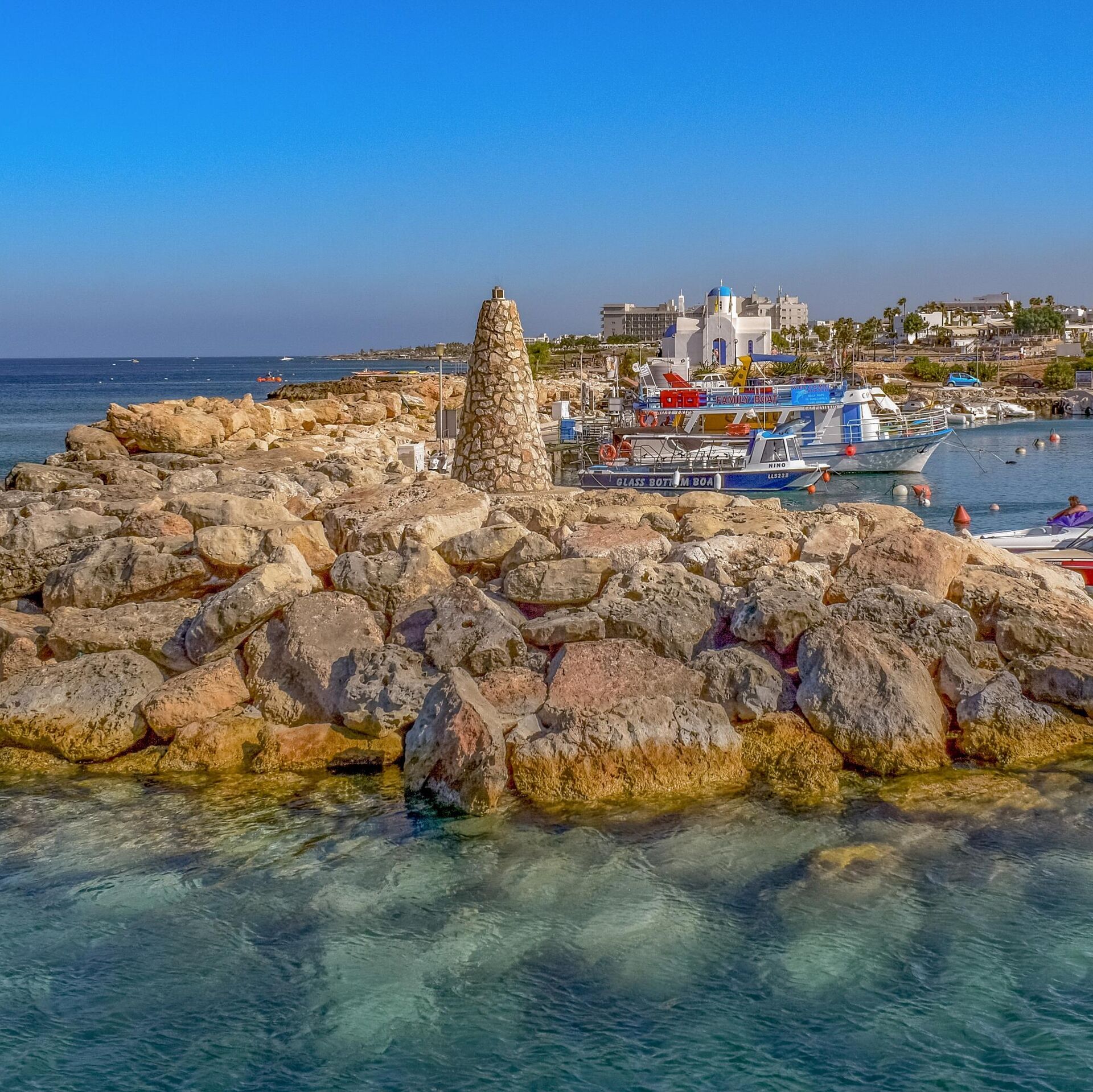 Побережье каменное айя напа. Искеле кипр. Кипр закрыт. Кипр закрыл воздушное пространство. Кипр закрыт.