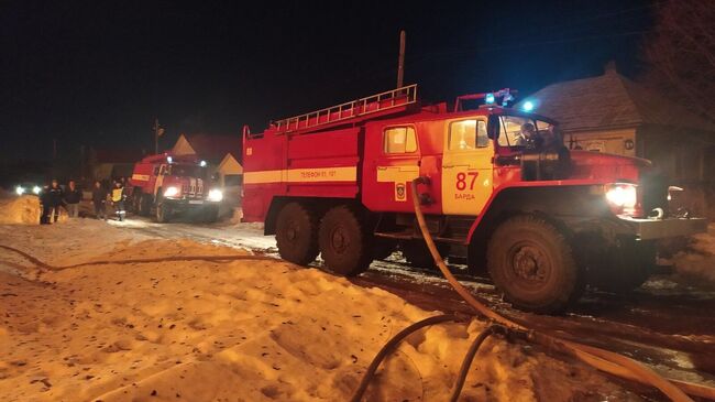 На месте пожара в частном доме в селе Барда, Пермский край