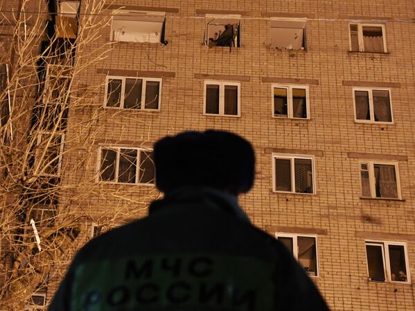 Выбитые взрывом газа окна в многоквартирном доме по улице Ленина в Зеленодольске