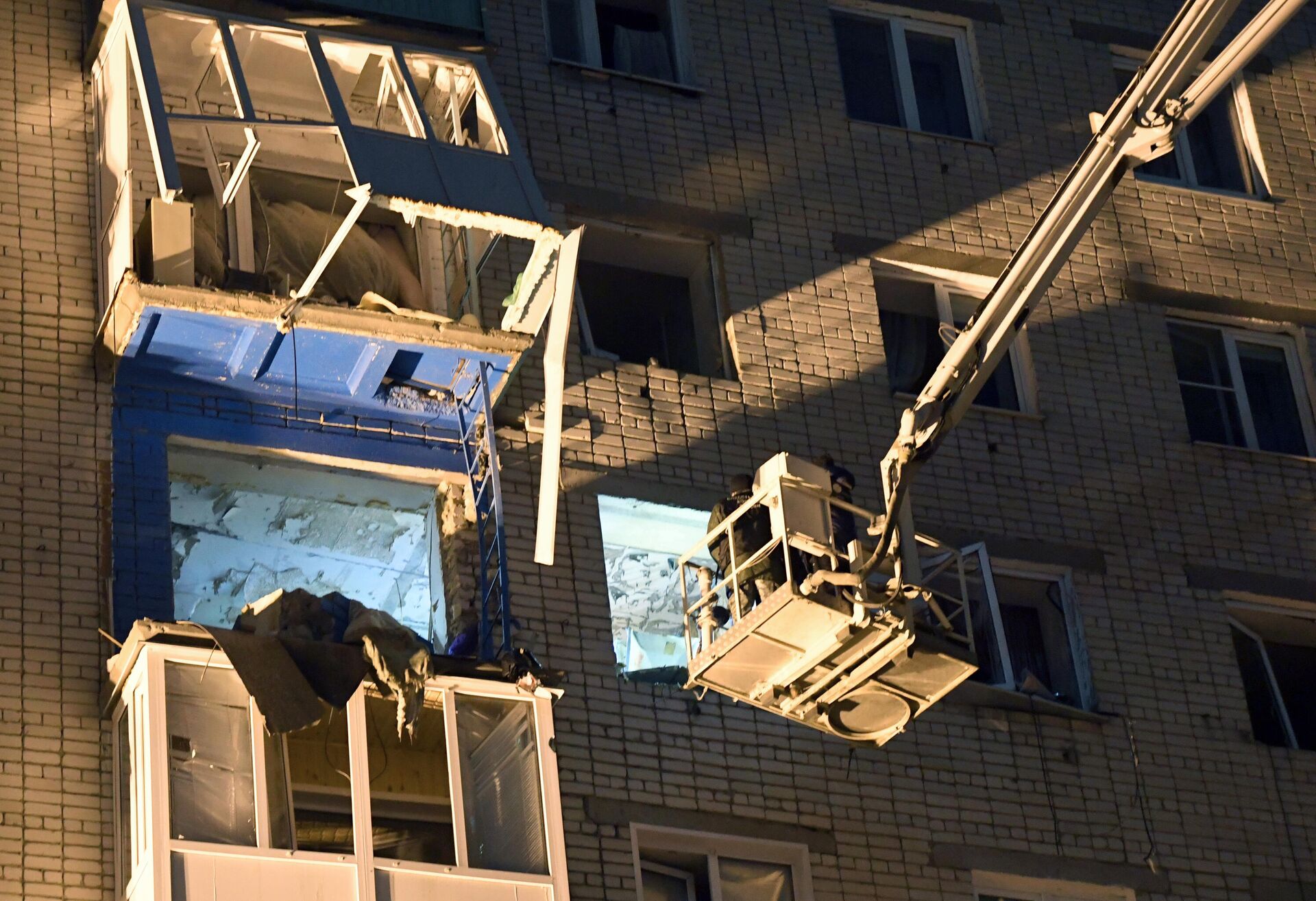 Место взрыва газа в многоквартирном доме по улице Ленина в Зеленодольске - РИА Новости, 1920, 08.09.2021