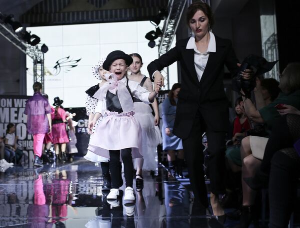Участница показа коллекции детской одежды дизайнера Светланы Анохиной в рамках недели моды Crimean Fashion Week