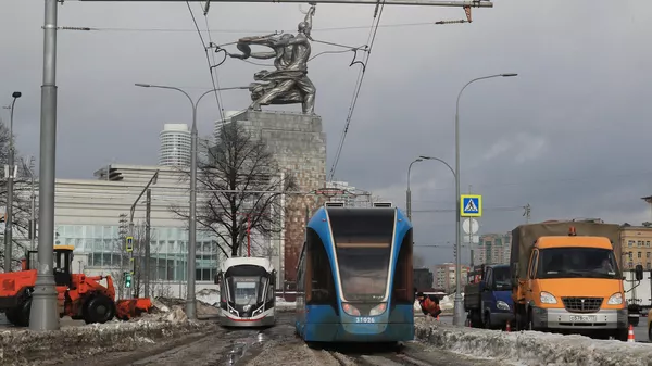 Трамваи в районе метро ВДНХ в Москве