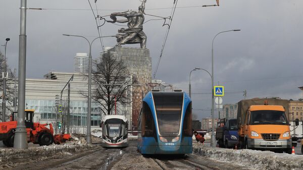 Трамваи в районе метро ВДНХ в Москве