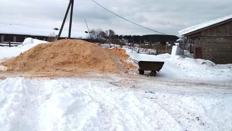 В Фаленском районе Кировской области девочку насмерть завалило опилками - РИА Новости, 1920, 31.03.2021
