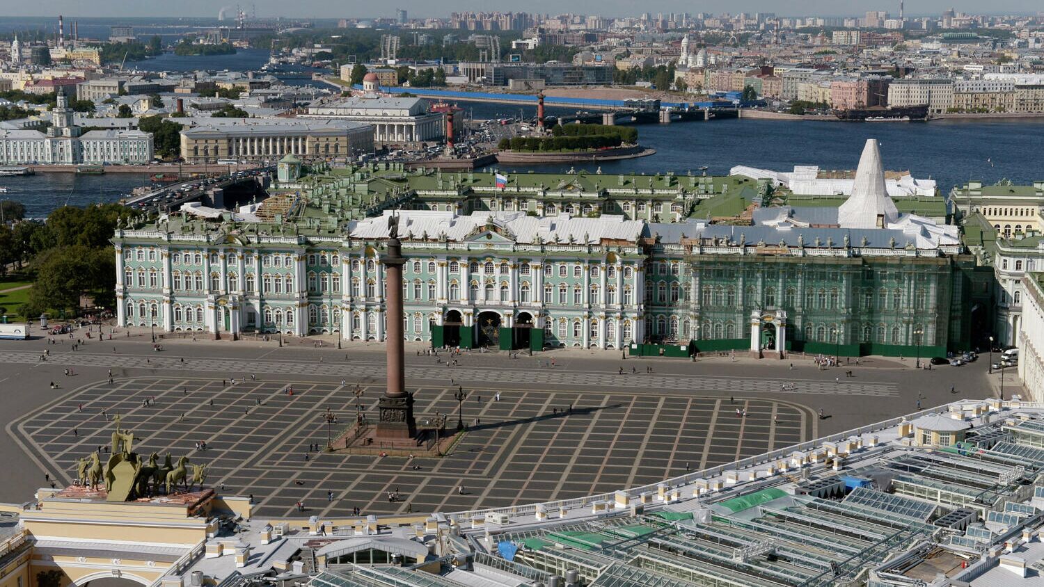  Вид на Дворцовую площадь и Государственный Эрмитаж в Санкт-Петербурге - РИА Новости, 1920, 05.04.2021