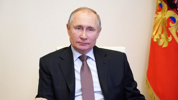 Президент РФ Владимир Путин в режиме видеоконференции принимает участие в церемонии подписания генерального соглашения между общероссийскими объединениями профсоюзов, работодателей и правительством 