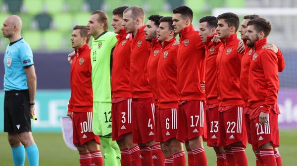 Игроки молодежной сборной России перед началом матча молодежного чемпионата Европы по футболу между сборными Дании и России.