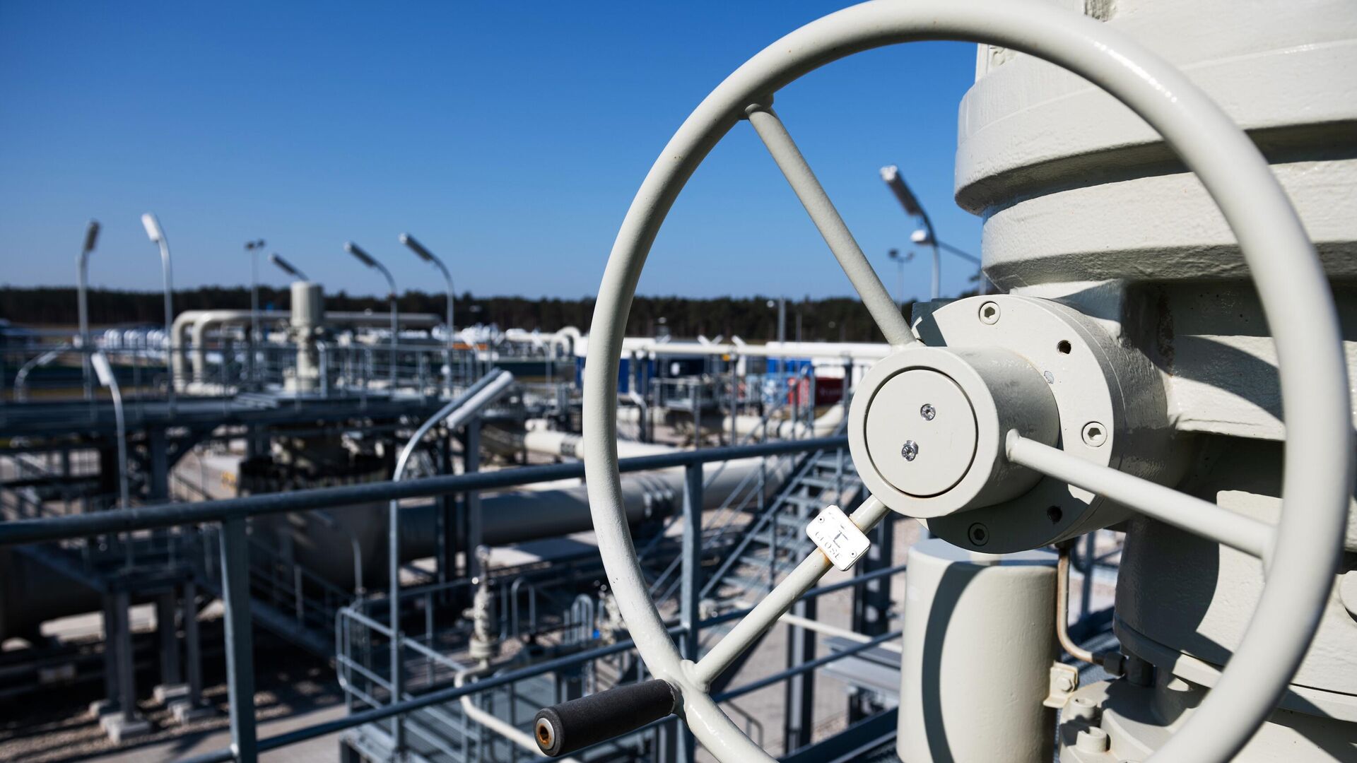 "Газпром" начинает закачку газа в европейские ПХГ