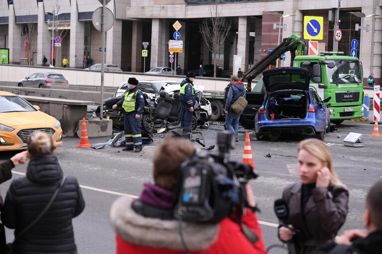 ДТП на Смоленской площади в Москве