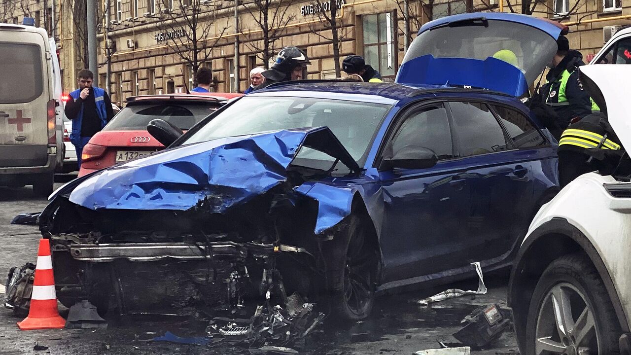 В доме задержанного за ДТП в центре Москвы блогера провели обыск - РИА  Новости, 02.04.2021