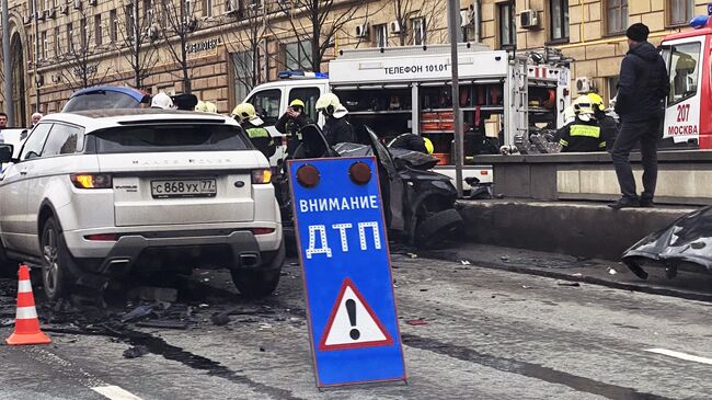 ДТП на Смоленской площади в Москве