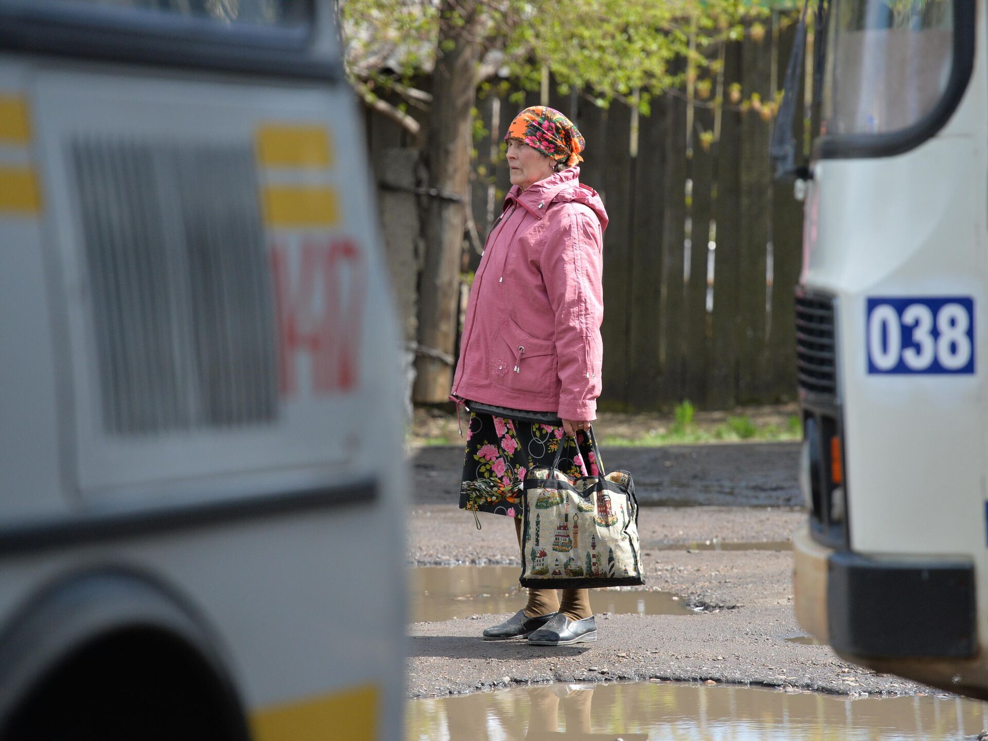 Билет в один конец: как российские деревни выживают без автобусов - РИА  Новости, 02.04.2021