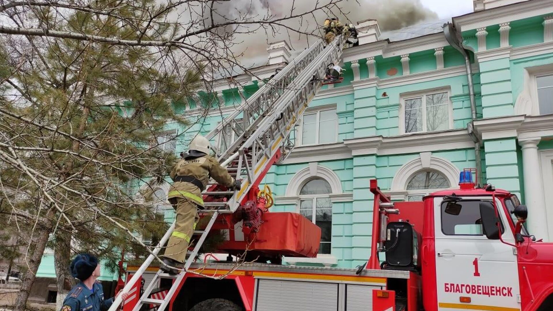 Пожар в кардиохирургическом центре в Благовещенске - РИА Новости, 1920, 02.04.2021