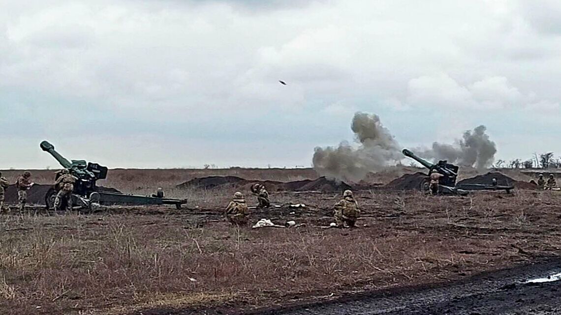 Тактическая подготовка с боевой стрельбой артиллерии вооруженных сил Украины - РИА Новости, 1920, 03.04.2021