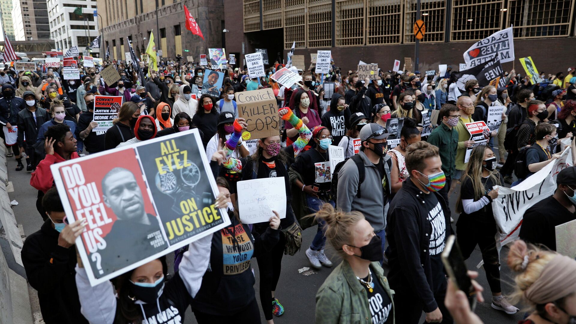 Протесты во время судебных слушаний по делу об убийстве Джорджа Флойда в Миннеаполисе. 29 марта 2021  - РИА Новости, 1920, 10.04.2021
