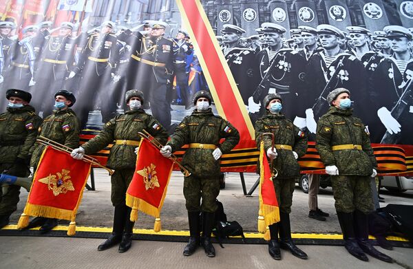 Военнослужащие во время репетиции военного парада, приуроченного к 76-летию Победы в Великой Отечественной войне, в подмосковном Алабино Военнослужащие во время репетиции военного парада, приуроченного к 76-летию Победы в Великой Отечественной войне, в подмосковном Алабино