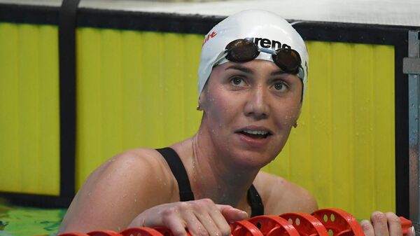 Анастасия Фесикова после финального заплыва на дистанции 100 метров на спине среди женщин на чемпионате России по плаванию в Казани.