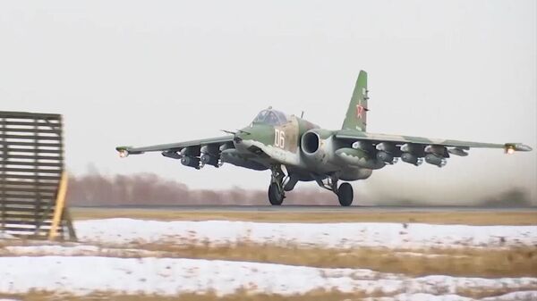 Штурмовик Су-25 во время контрольной проверки боеготовности ВКС России