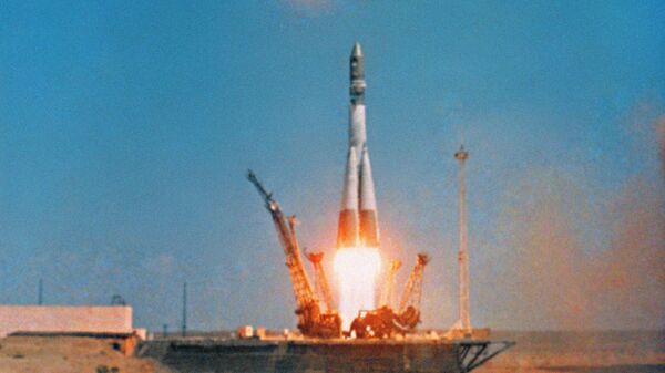 Старт космического корабля Восток-1 на космодроме Байконур Старт космического корабля Восток-1 на космодроме Байконур