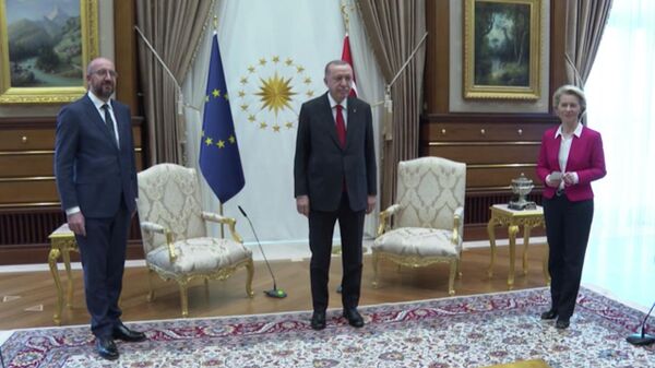 Президент Турции Реджеп Тайип Эрдоган на встрече с главой Евросовета Шарлем Мишелем и президентом Еврокомиссии Урсулой фон дер Ляйен