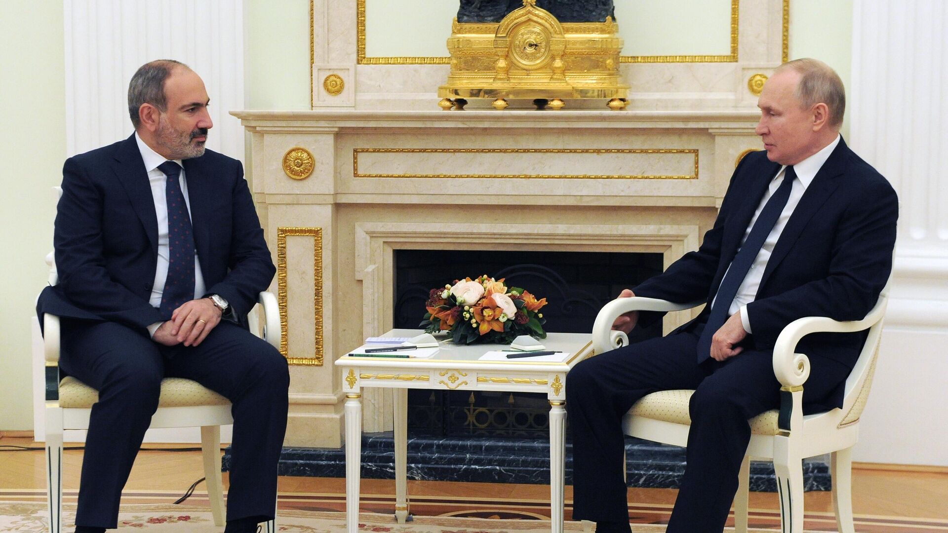 Президент РФ Владимир Путин и премьер-министр Армении Никол Пашинян во время встречи - РИА Новости, 1920, 14.05.2021