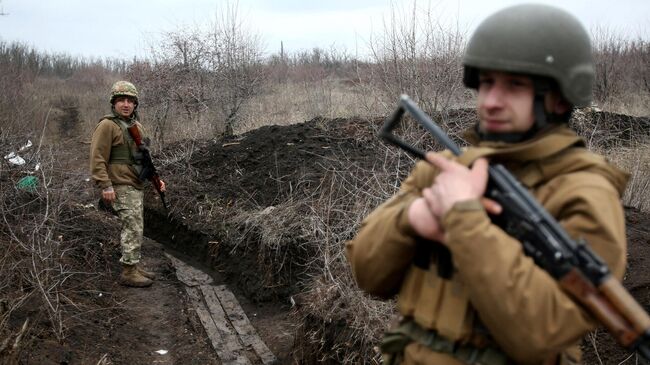 Украинские военные в Луганской области