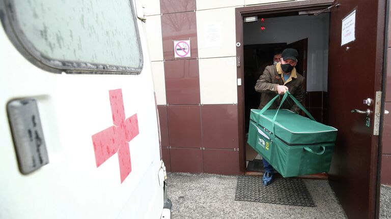 Партия вакцины ЭпиВакКорона для профилактики COVID-19 на аптечном складе в Волгограде