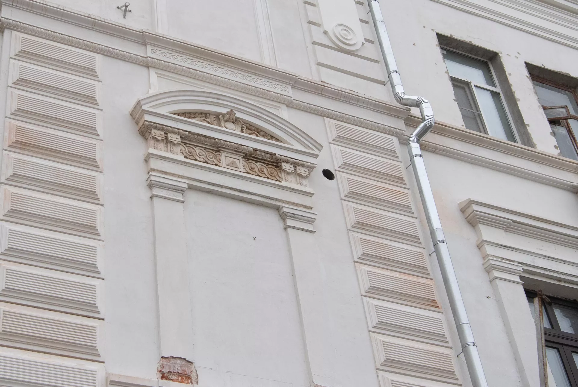 Ремонтные работы в жилом доме 1882-84 гг. постройки - РИА Новости, 1920, 09.04.2021