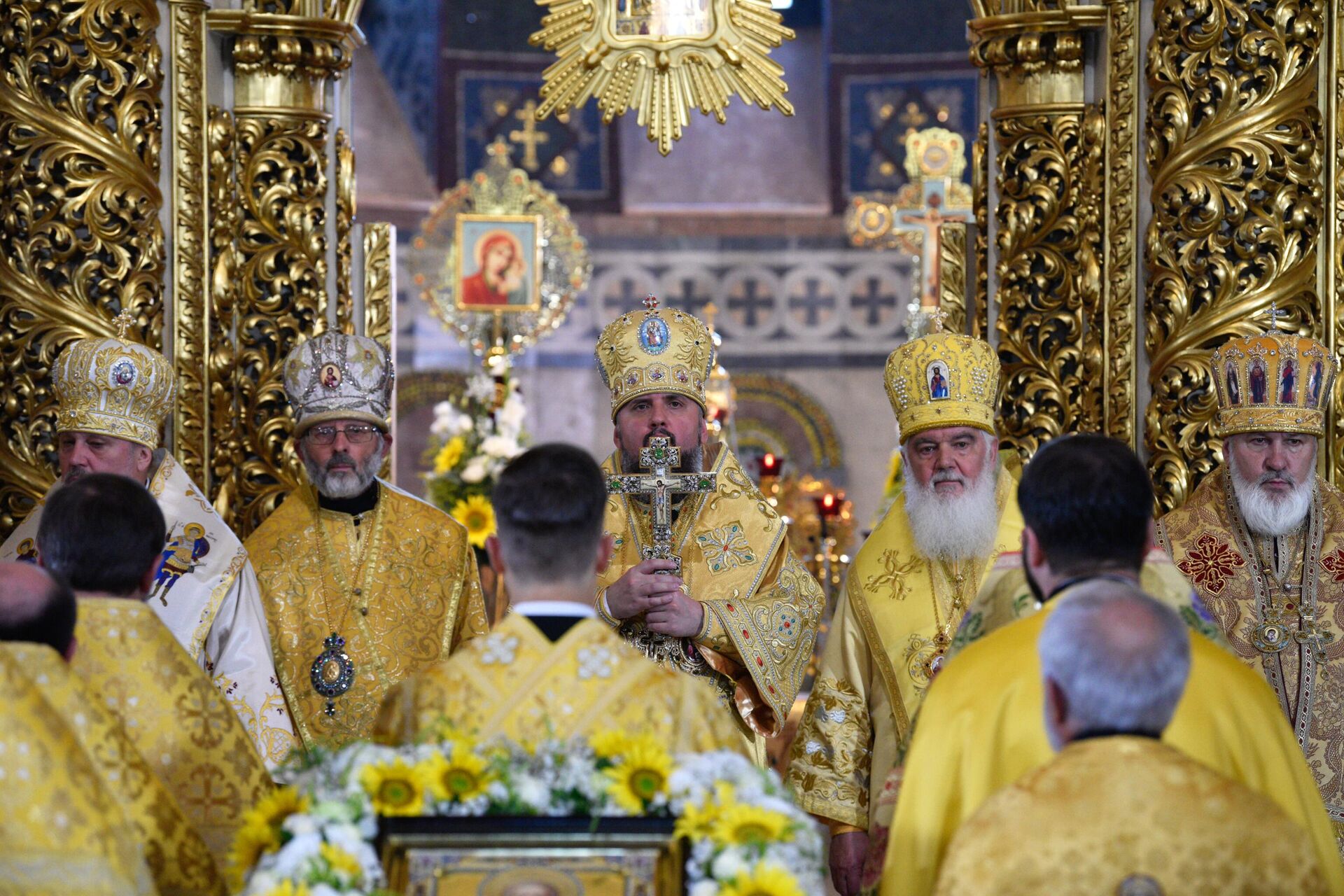 Предстоятель Украинской православной церкви Киевского патриархата (УПЦ КП) митрополит Киевский и всея Украины Епифаний во время праздничной Божественной литургии в Киеве - РИА Новости, 1920, 19.10.2023