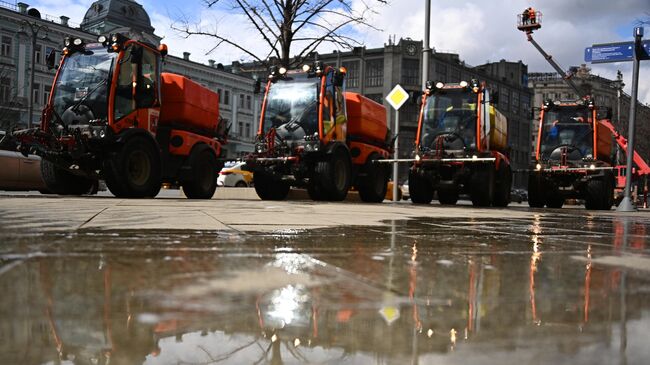 Промывка дорог с шампунем в Москве