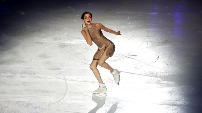 Евгения Медведева выступает в шоу Team Tutberidze Чемпионы на льду в дворце спорта Мегаспорт в Москве