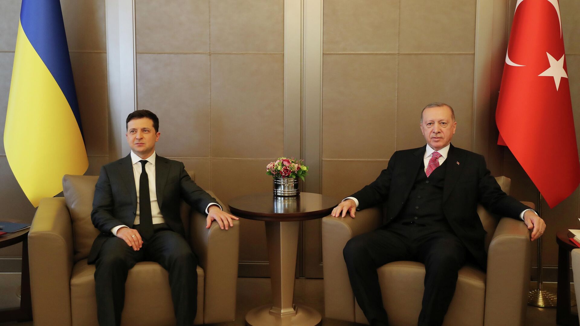 Президент Турции Тайип Эрдоган и президент Украины Владимир Зеленский во время встречи в Стамбуле, Турция - РИА Новости, 1920, 11.04.2021