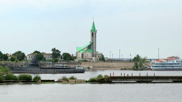 Вид на соборную мечеть и реку Кама в городе Набережные Челны